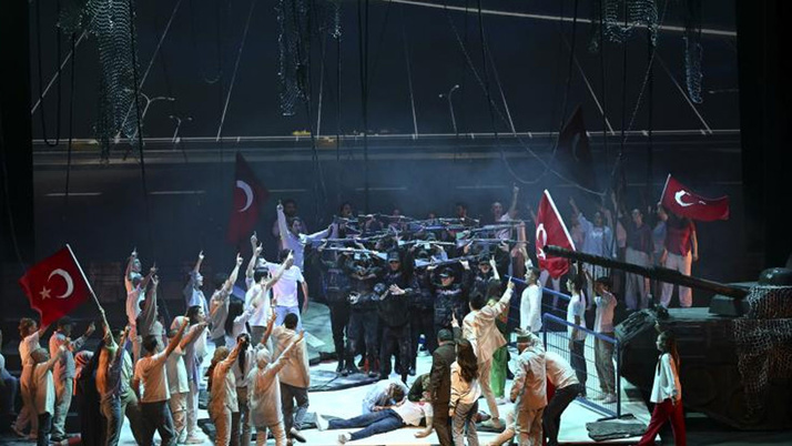 15 Temmuz kahramanlığı, "En uzun gece" destanı ile sahneye yansıdı