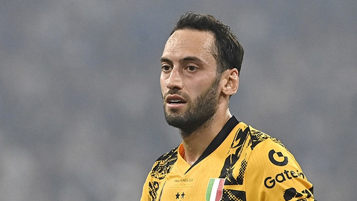 Galatasaray'ın peşinde olduğu Hakan Çalhanoğlu için Inter'den açıklama