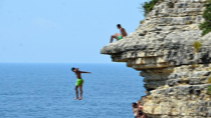 Tekneden denize atladı! Sonrası çok korkunç