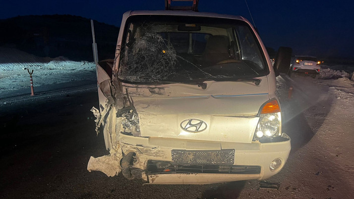 Balıkesir'de zincirleme trafik kazası: 1 ölü 7 yaralı