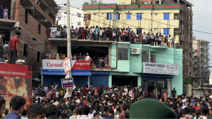 Bangladeş’te askeri uçak okul kampüsüne düştü! Ölü ve yaralılar var...