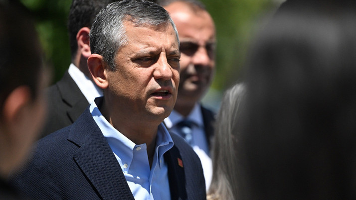 Özgür Özel, İzmir Buca Ceza İnfaz Kurumu'nda Aslanoğlu ve Soyer'i ziyaret etti