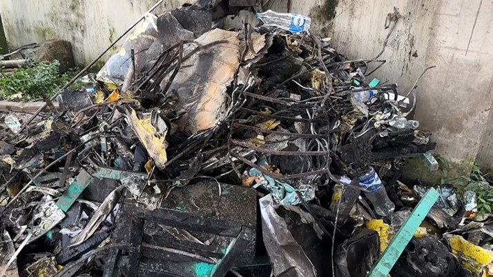 Askeri eğitim uçağı okul kampüsüne düştü! Faciada ölü sayısı...