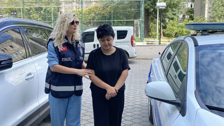 Samsun'da annesini 11 yerinden bıçaklayan kadın tutuklandı