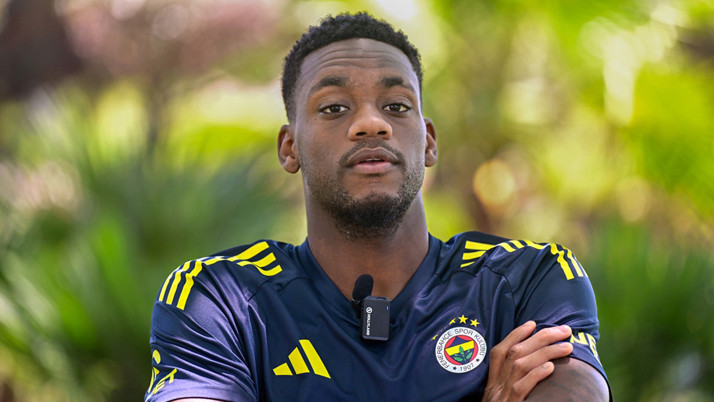 Fenerbahçe'nin yeni transferi Jhon Duran Osimhen sorusunu böyle yanıtladı