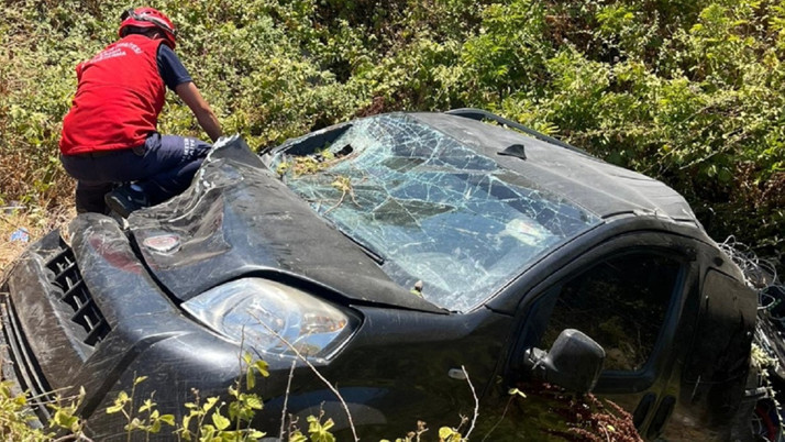 Balıkesir'de otomobil ile motosiklet çarpıştı! 1 ölü, 2 yaralı...