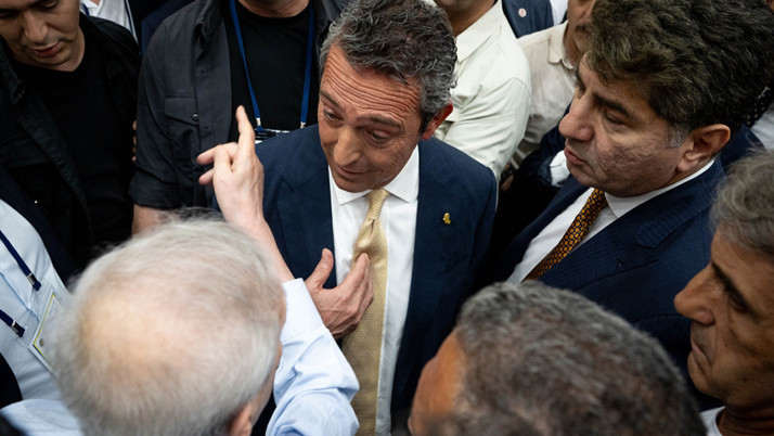 Fenerbahçe Yüksek Divan Kurulu'nda gerginlik!