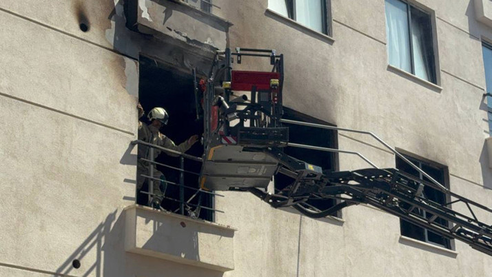 Avcılar'da yangın çıkan 5 katlı binada can pazarı! 2 kişi pencereden atladı