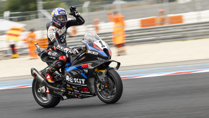 Motosiklet sürücüsü Toprak Razgatlıoğlu Macaristan'da fırtına gibi esti