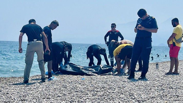 Antalya'da sahilde erkek cesedi bulundu! Falezlerden düşen kişiye ait olabilir