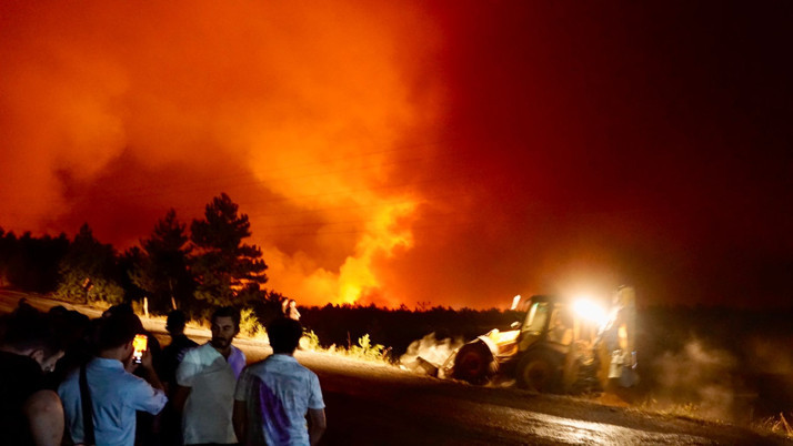 Bursa'da ormanı havai fişekle yakıyorlardı 4 kişi gözaltında