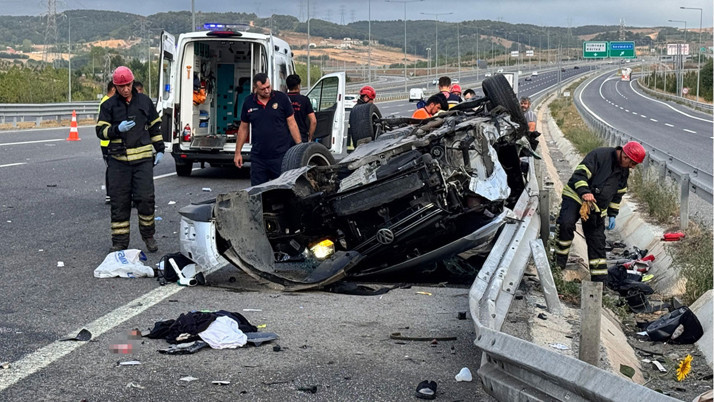 Kuzey Marmara Otoyolu Kocaeli kesiminde araç takla attı anne öldü