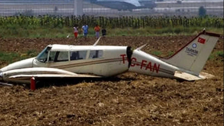 Adana’da eğitim uçağı düştü: 2 yaralı
