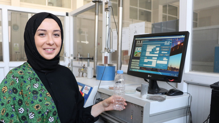 Çöpe giden pet şişeler depreme karşı güce dönüştürüldü