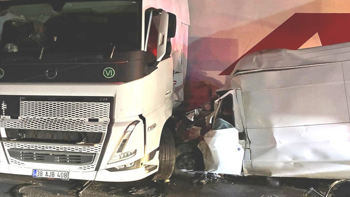 TAG Otoyolu'nda feci kaza! Olay yerinde hayatını kaybetti