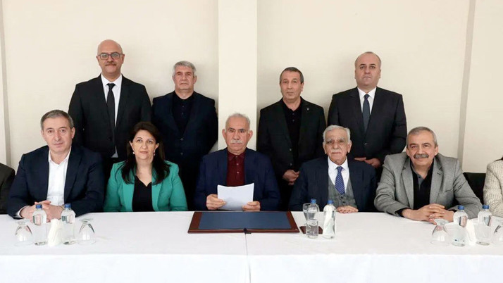 Öcalan'ın İmralı notları: 'Silah bırakmayın' diyen ülkeler var