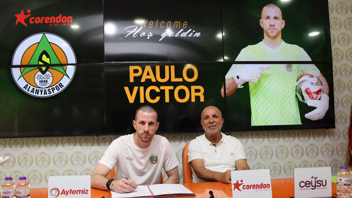 Alanyaspor'da 4 transfer için imza töreni