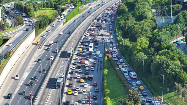 İstanbul'a "otobüs öncelikli yol" uygulaması geliyor