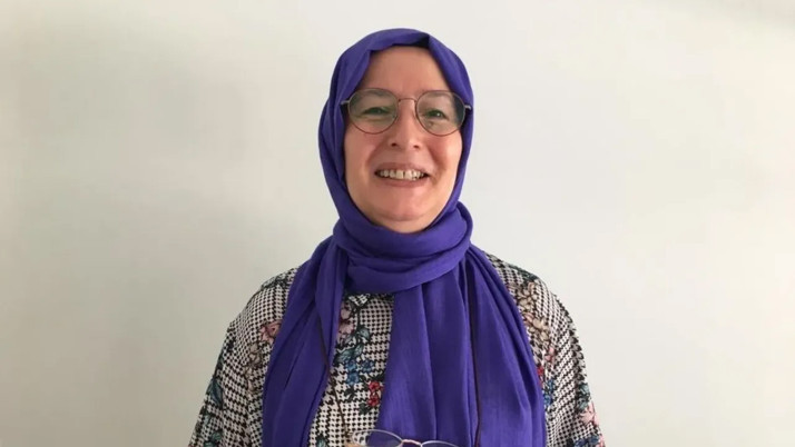 Diyanet'in hutbesine kızdı! Berrin Sönmez şimdiden başımı açıyorum dedi