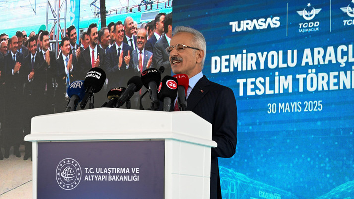 Bakan Uraloğlu açıkladı: Bu yıl 127 yeni nesil milli yük vagonu raylara indi