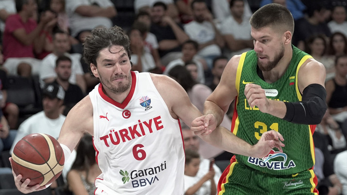 A Milli Erkek Basketbol Takımı hazırlık maçında Litvanya'dan fark yedi