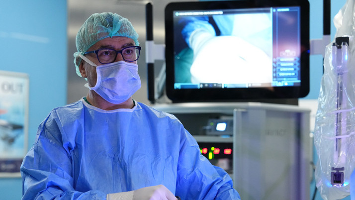 Fıtık ameliyatında robotik dokunuşla hızlı iyileşme