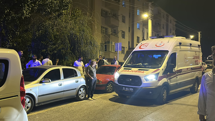 Erzurum'da bıçaklı kavga: 1 genç öldü 1'i bekçi 2 kişi yaralandı