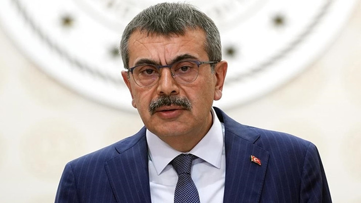 Milli Eğitim Bakanı Yusuf Tekin'den okul kıyafetleri hakkında açıklama! Özel işaret, baskı ve desen olmayacak