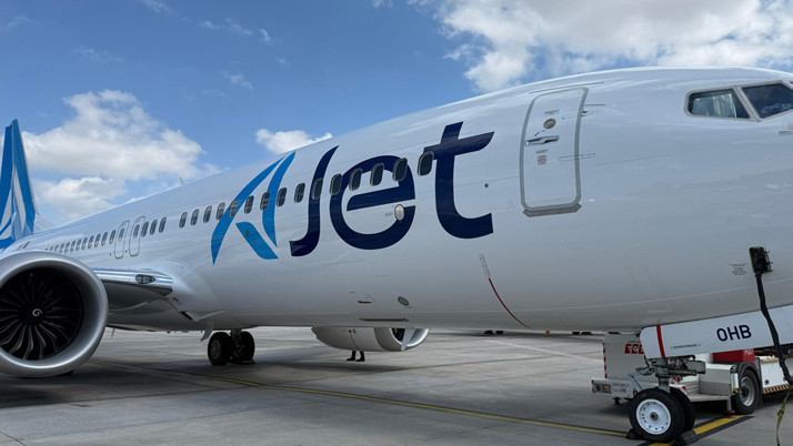 AJet'in yeni bir uçağı daha İstanbul'a geldi