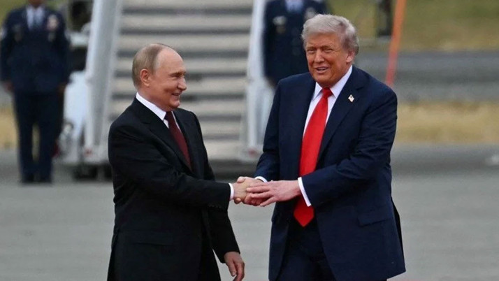 Trump ve Putin Alaska’da bir araya geldi