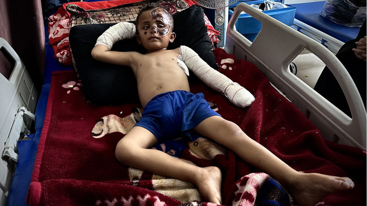 Gazzeli Ahmed, İsrail'in saldırısında hem yaralandı hem de yetim ve öksüz kaldı