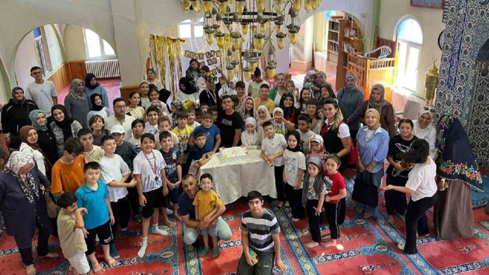 Binlerce öğrenci dini eğitim görüyordu! Yaz Kur'an Kursları sona erdi...