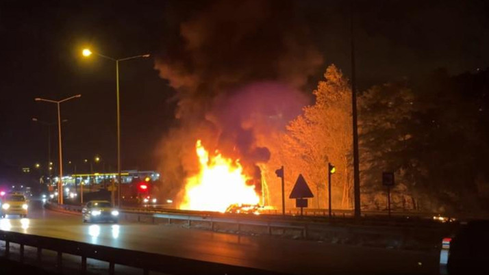 Samsun'da kimyasal madde yüklü tır 8 kilometre boyunca yanarak ilerledi