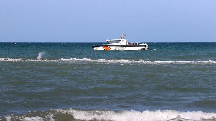 Samsun'da olumsuz hava koşulları nedeniyle denize girilmek yasaklandı...