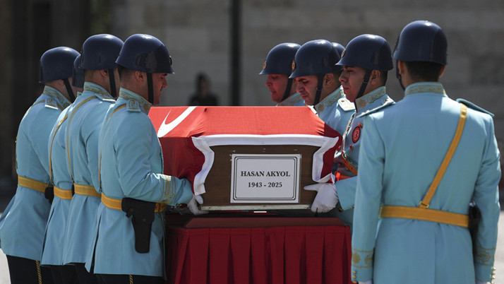 Eski bakan Hasan Akyol için Meclis'te cenaze töreni düzenlendi