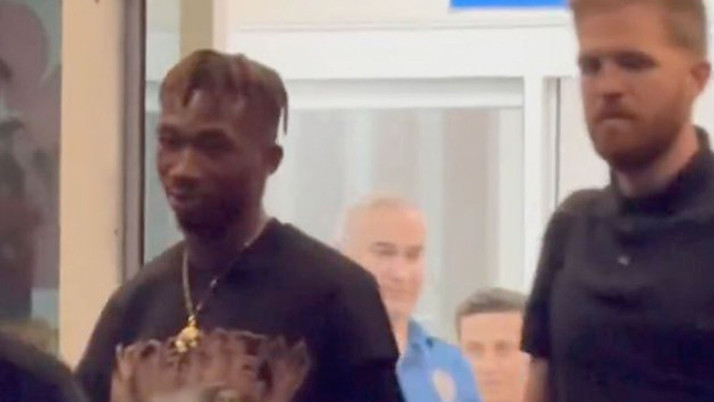 Dorgeles Nene Fenerbahçe'yle imza için İstanbul'a geldi