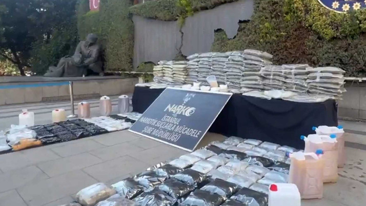 İstanbul’da zehir tacirlerine büyük operasyon