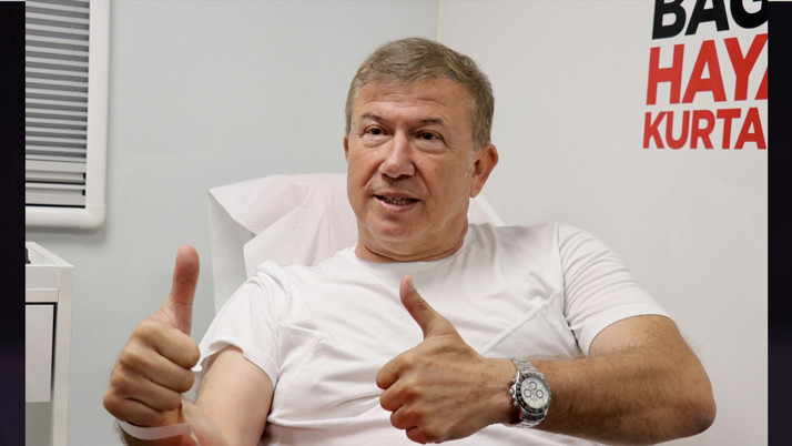 Eski milli futbolcu Tanju Çolak, Samsun'da kan bağışına destek verdi