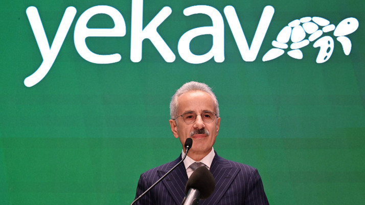 Ulaşımda yeşil dönüşüm! Bakan Uraloğlu: Yaklaşık 2,4 milyar litre akaryakıt tasarrufu sağlandı