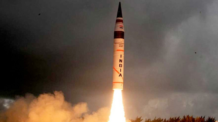 Hindistan orta menzilli balistik füzeyi test etti Çin'in ortasına kadar ulaşıyor