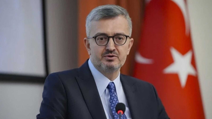 Burhanettin Duran'dan Boğaz'daki geçit töreni paylaşımı