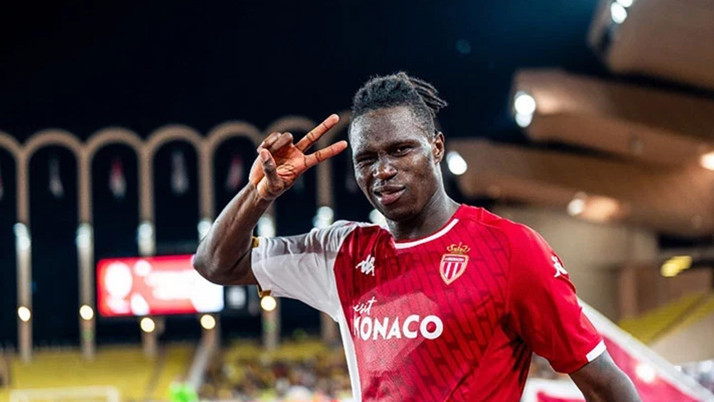 Galatasaray dünyaca ünlü stoperi transfer etti