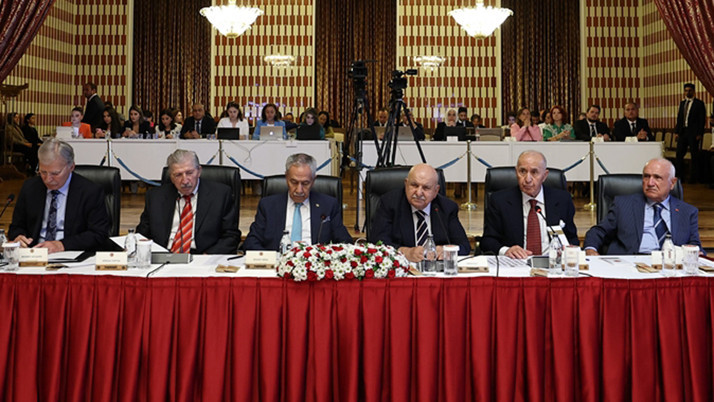 Bülent Arınç: Umut hakkı mutlaka uygulanmalı, genel af zaruri