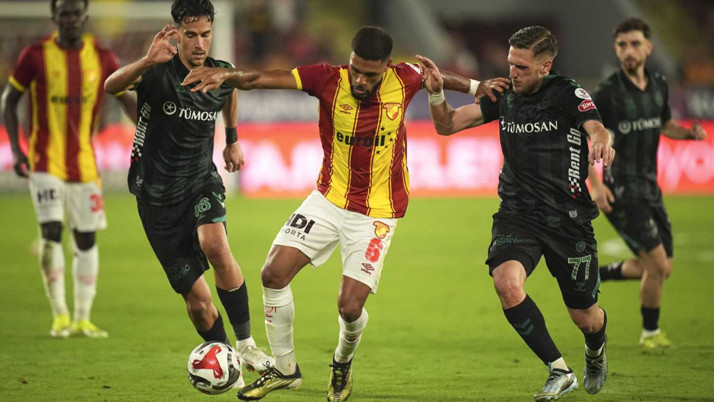 Konyaspor, İzmir'de 1 puanı son anlarda kurtardı