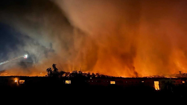 Sakarya’daki boya fabrikasında çıkan yangın kontrol altında