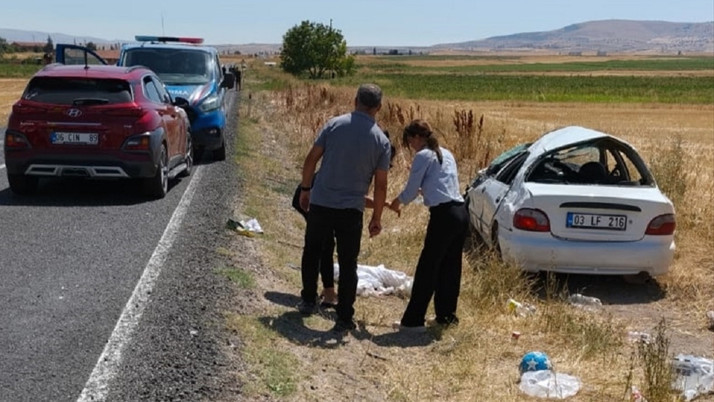 Afyon'da korkunç trafik kazası! Takla atan otomobildeki 4 kişi yaralı