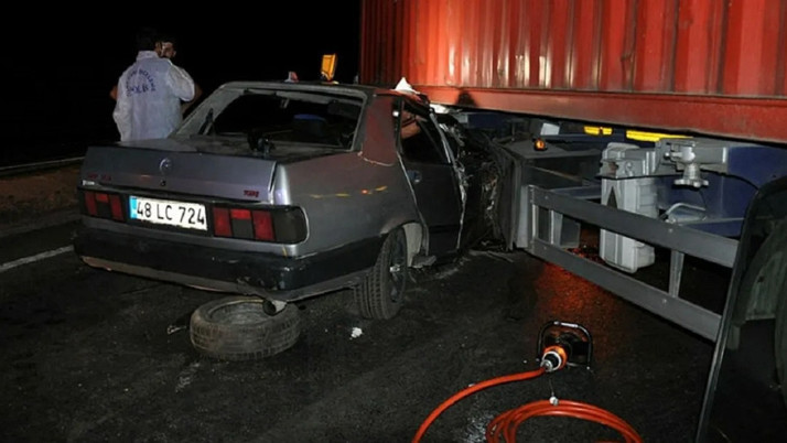 Muğla'da korkunç kaza! Tır ile çarpışan otomobilin sürücüsü öldü...