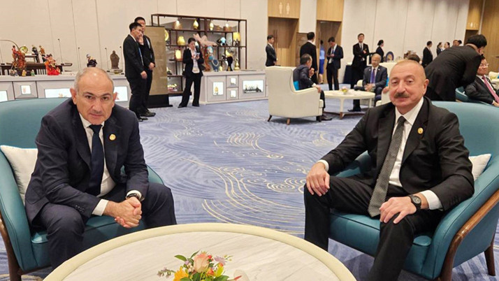 Aliyev ile Paşinyan Çin'de bir araya geldi
