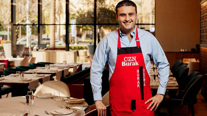 Aylık kazancım 30 bin TL demişti: Burak Özçivit'in 14 milyon TL'lik aracını satın aldı