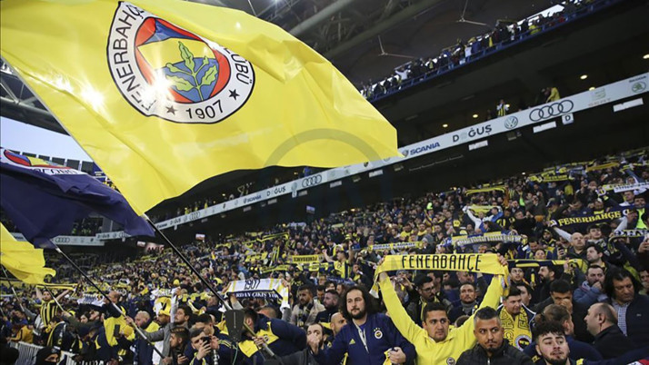 Fener'e piyango vurdu! Yıldız futbolcuya rekor teklif